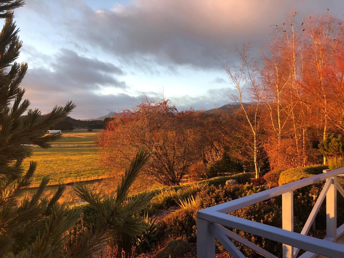 Mole Creek Hideaway Hotel ภายนอก รูปภาพ