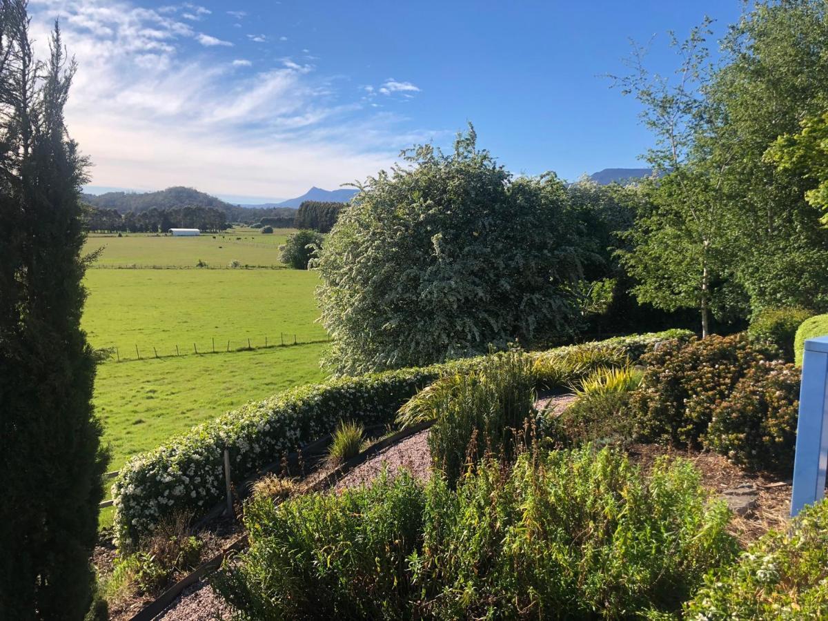 Mole Creek Hideaway Hotel ภายนอก รูปภาพ